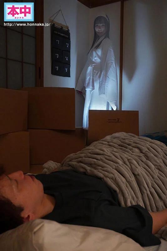 世にも奇妙な幽霊NTR 事故物件に棲みつく地縛霊が、僕に彼女が出来た途端…やきもち焼いて中出し誘惑してくる。 香水じゅん ギャラリー 2