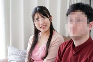 一般男女モニタリングAV マジックミラーの向こうには愛する旦那！夫自慢の美人すぎる清楚妻へ初めての大量顔面ぶっかけ！溜まりにたまった濃厚精子を浴びせられて髪・顔・身体まで精子でべっとり！ニオイたつチ○ポ汁に火照ってしまった奥様は旦那のすぐ横でザーメンまみれ… ギャラリー 2