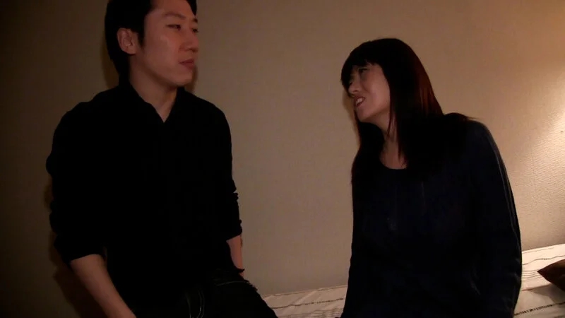 初めてのAV撮影に緊張気味の巨乳素人熟女が性欲爆発の本能丸出し中出しSEX！