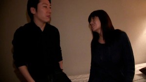 初めてのAV撮影に緊張気味の巨乳素人熟女が性欲爆発の本能丸出し中出しSEX！ ギャラリー 1