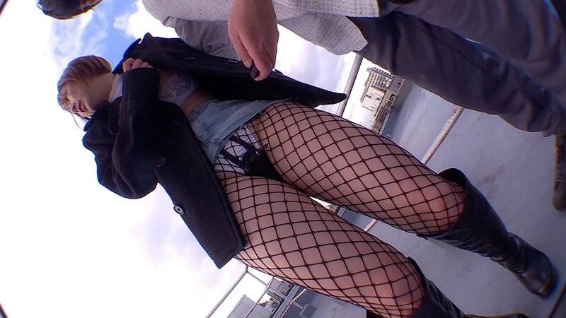 乳首ビンビン欲求不満のドスケベデカ尻奥様は僕達の性欲処理肉便器 勃起チ○ポを求めて卑猥な格好で誘惑する性欲絶倫奥様は毎日が発情期！疼く早漏オマ○コイキ狂いの興奮するとバシャバシャとイキ潮撒き散らて嬉ションしちゃうお下劣快楽中毒妻！ ギャラリー 7