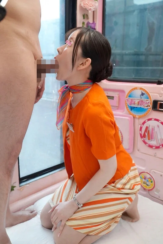 マジックミラー便 一流百貨店に勤務する清楚で品格漂う美容部員さん 初めてのじゅぼじゅぼバキュームノーハンドフェラ編 vol.05 顔出し解禁！総発射12発！6人全員SEXスペシャル！上品なお姉さんが心を込めてチ○ポをしゃぶり尽くす神フェラSEX