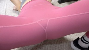 羽月乃蒼 神ジムウェア 美意識高いジム通いお嬢さんやSNSインフルエンサーのジムウェア姿！！我々と住む世界が違う高嶺女子の美尻や恥丘やジョリワキを接写で堪能！！ジム女子の太腿や尻や着衣放尿までも！！身体にフィットするウェアのシルエットを超接写完全着衣でハメ撮り ギャラリー 5