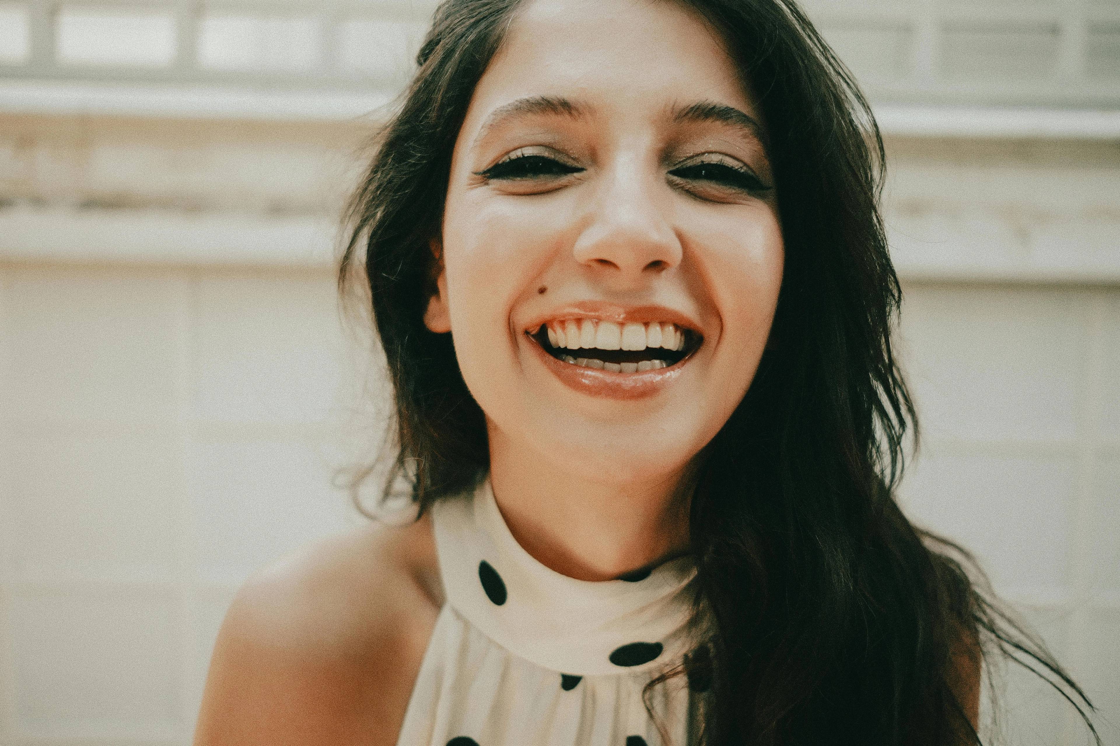 woman with perfect teeth smiling