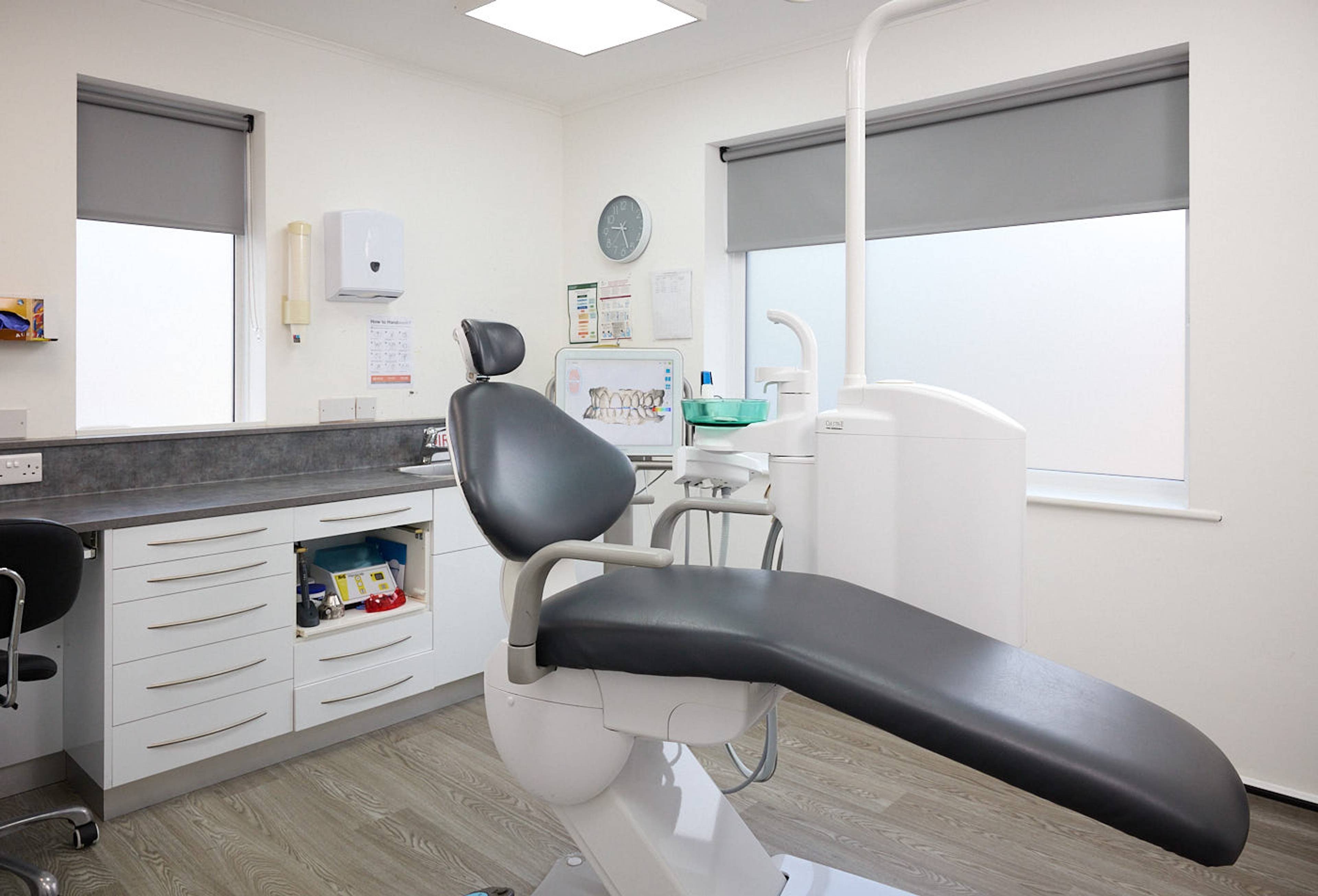 Precision Dental Clinic surgery where tooth filling treatment is provided