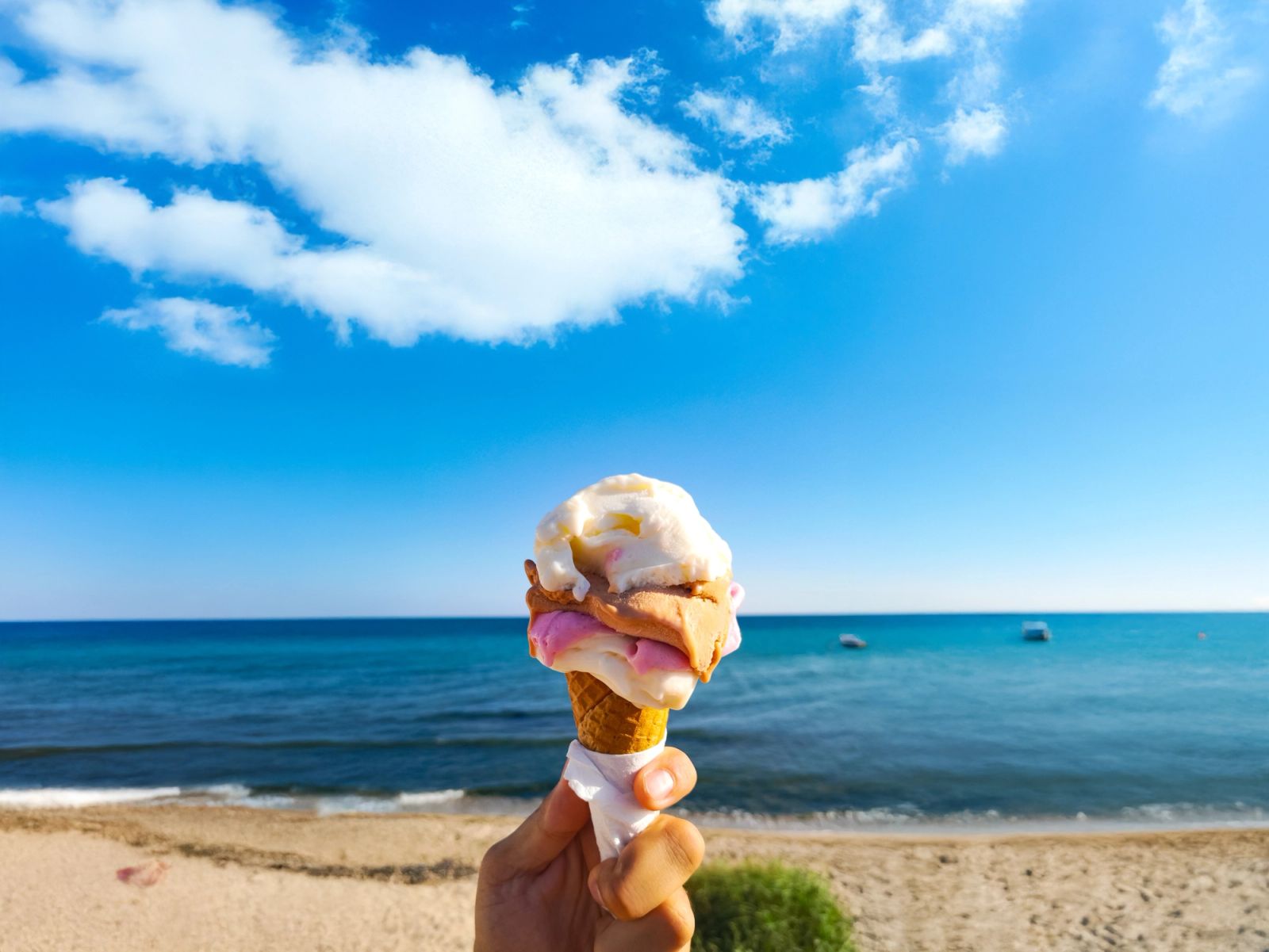 Icecream infront of beach