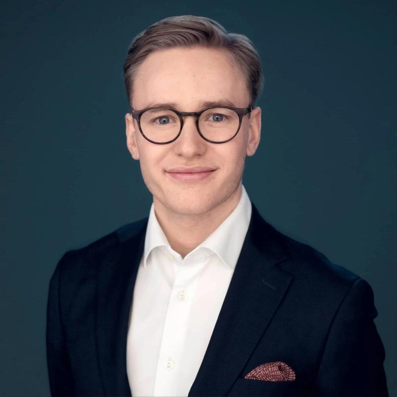 Portrett av eiendomsmegler Sander O. Berntsen
