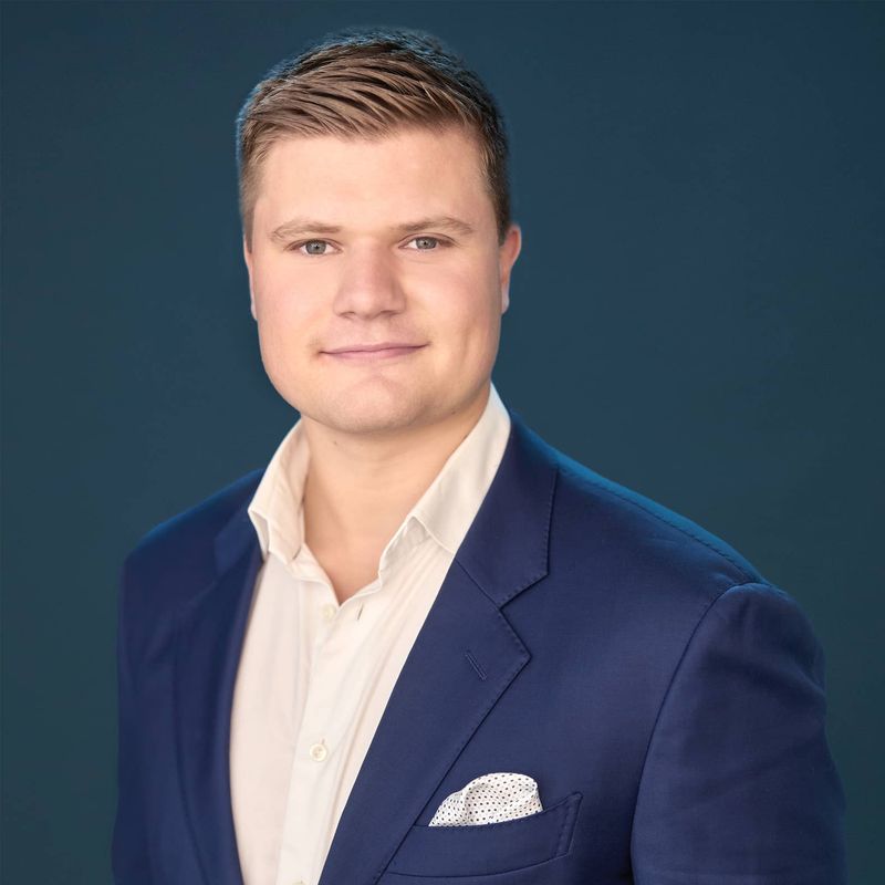 Portrett av eiendomsmeglerfullmektig Jonas Frydenlund