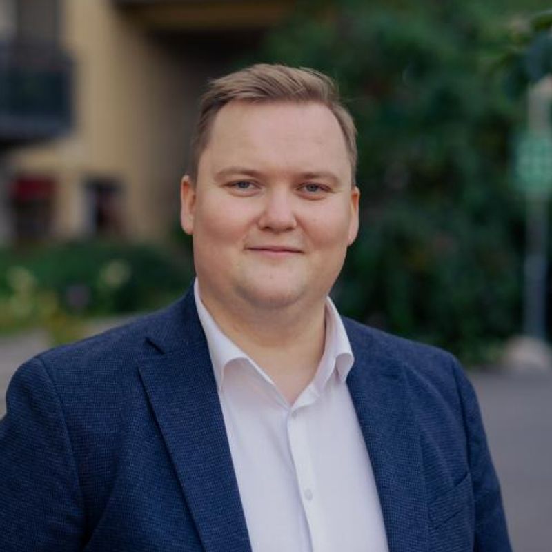 Portrett av eiendomsmegler Fredrik Campbell Pedersen