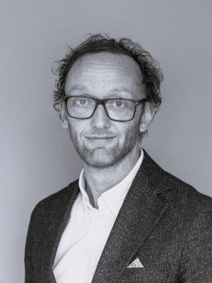 Portrett av eiendomsmegler Christian Lindell