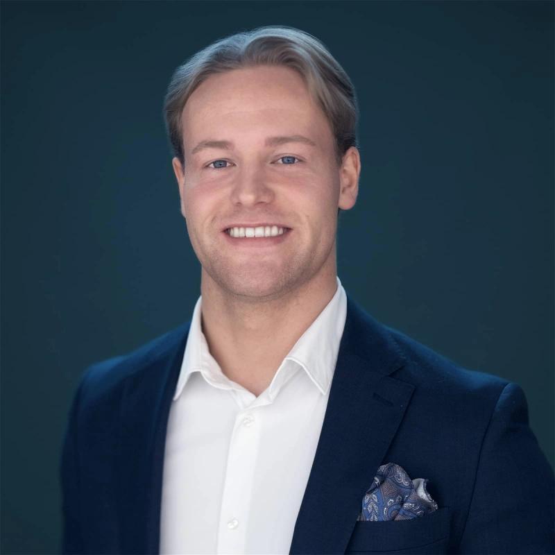 Portrett av eiendomsmeglerfullmektig Mathias Skjeggedal
