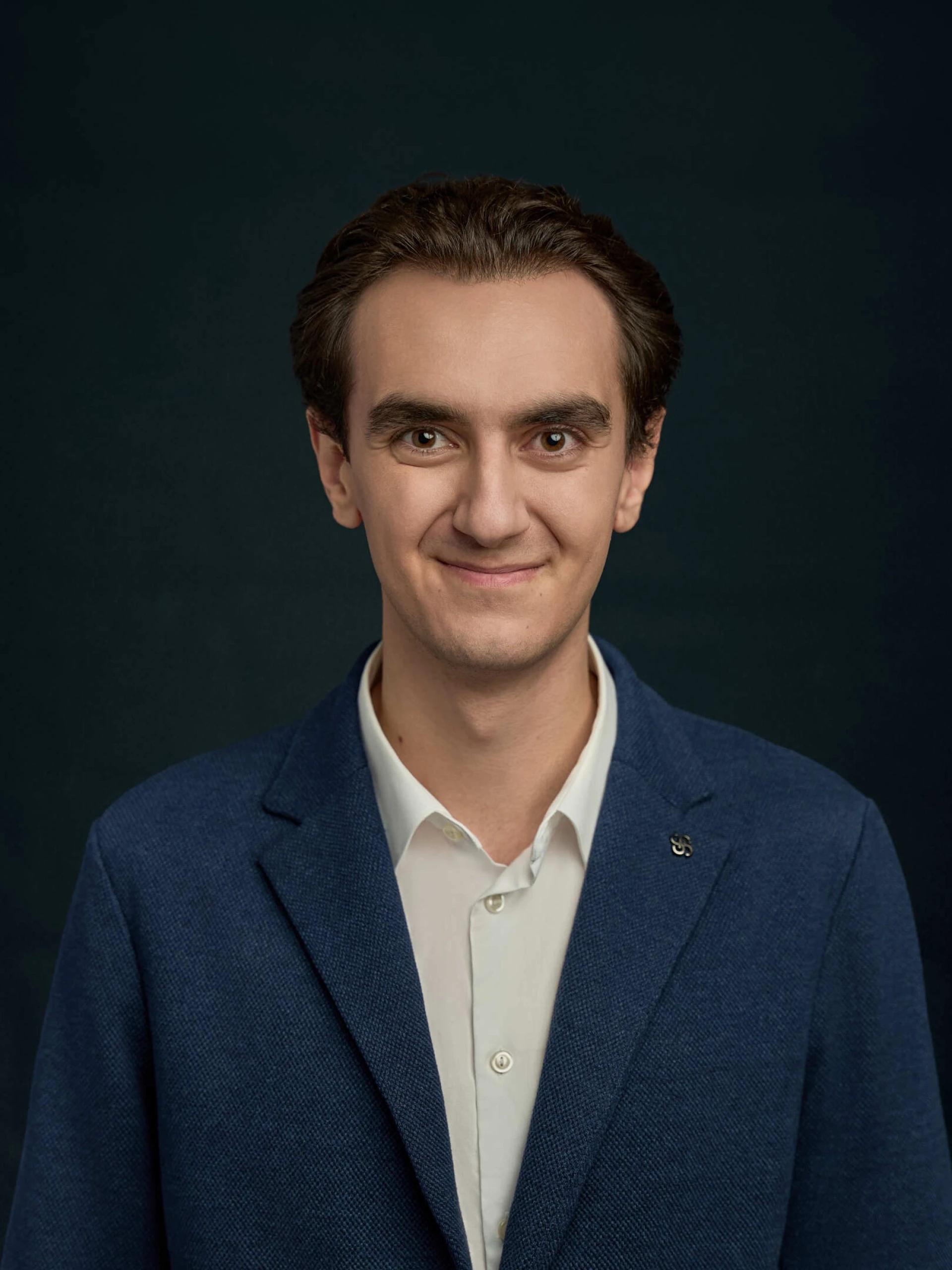 Portrett av eiendomsmeglerfullmektig Danial Raki