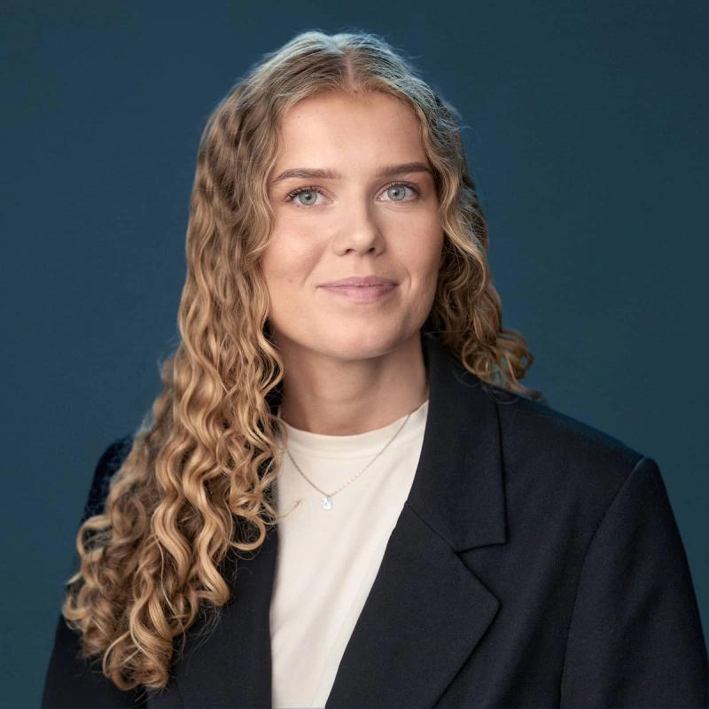 Portrett av eiendomsmeglerfullmektig Hannah Westlie Gromholt