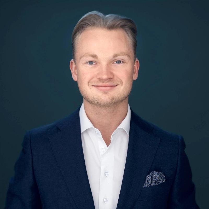 Portrett av eiendomsmegler Kasper Hillås
