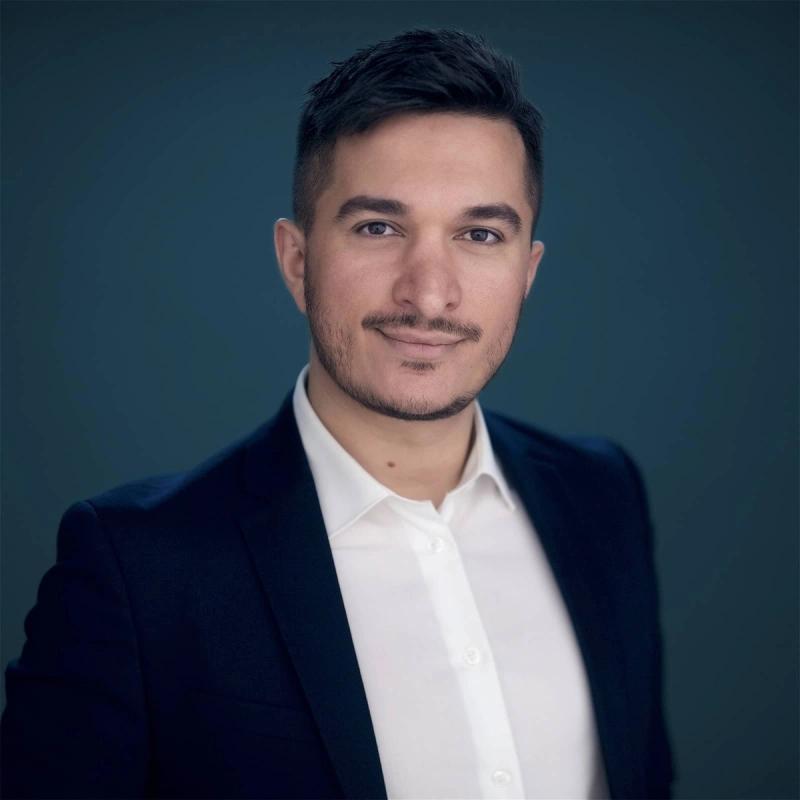 Portrett av eiendomsmegler Barry Khalidi