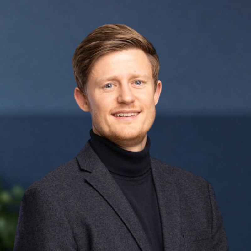Portrett av eiendomsmegler Simen Ørmen