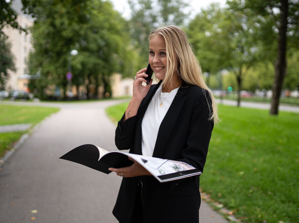 Portrett av eiendomsmeglerfullmektig Emilie Myrmæl Robøle