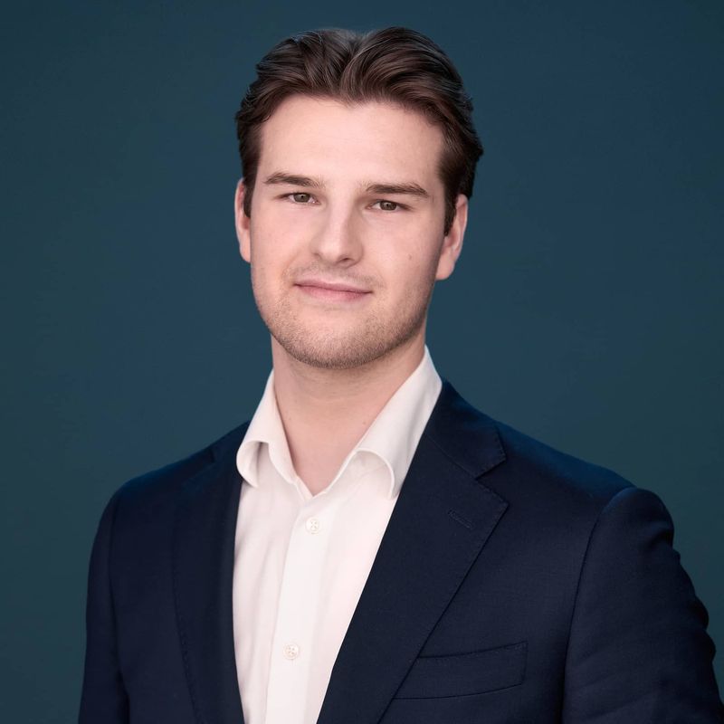 Portrett av eiendomsmeglerfullmektig Oliver Ekroll