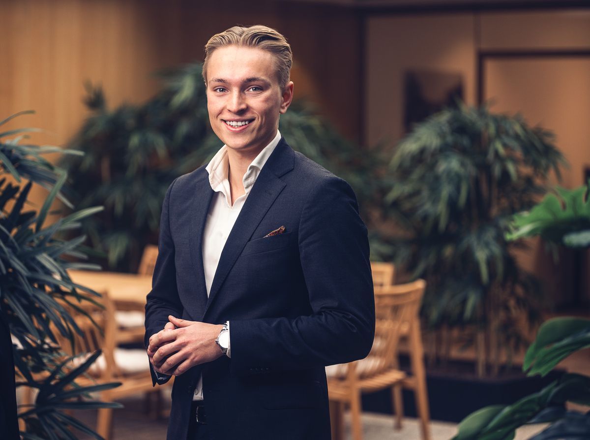 Portrett av eiendomsmeglerfullmektig Felix Green