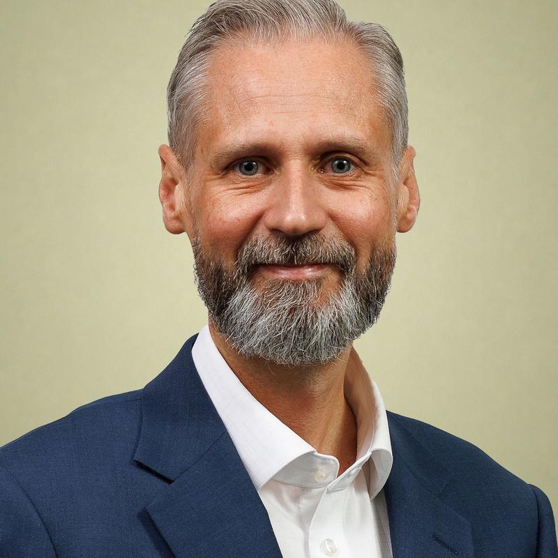 Portrett av eiendomsmegler Thomas Madsen