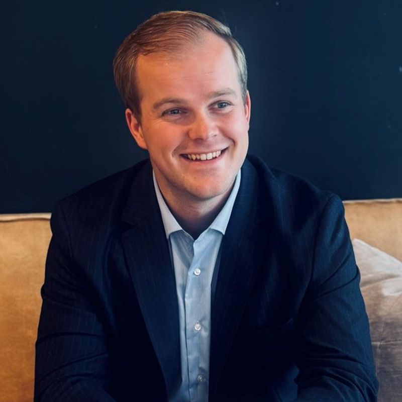 Portrett av eiendomsmeglerfullmektig Aleksander Sverkmo