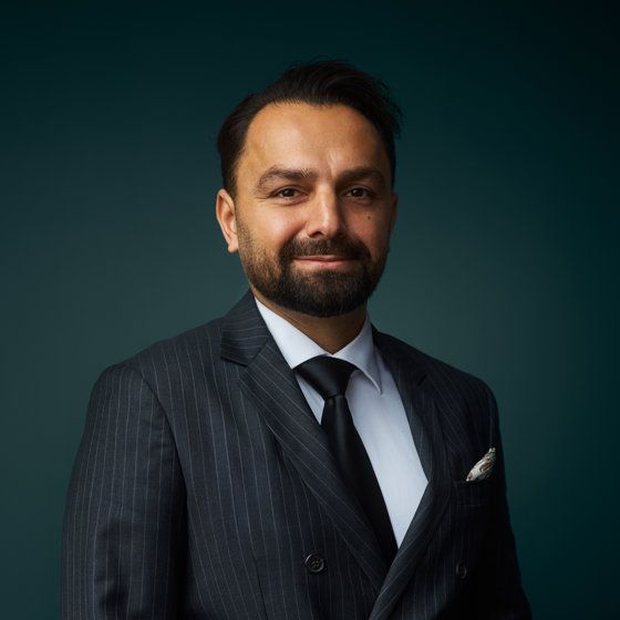 Portrett av eiendomsmegler Junaid Raja