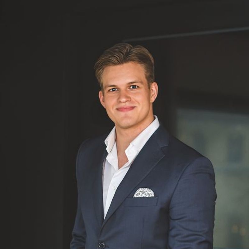 Portrett av eiendomsmegler Ken Thomas Fredriksen