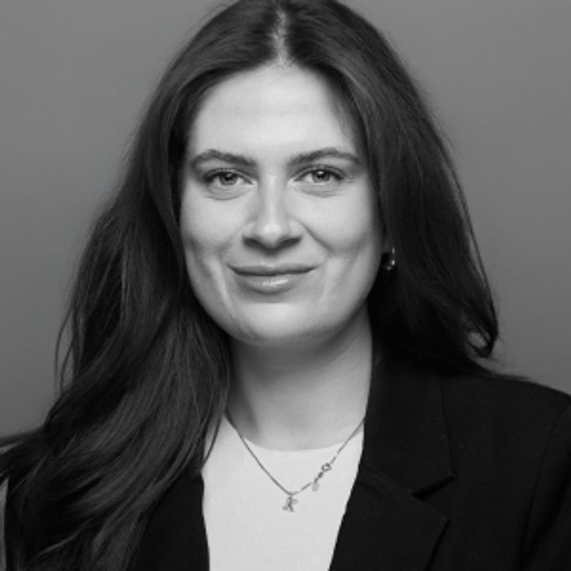 Portrett av eiendomsmeglerfullmektig Kristine Carlsen