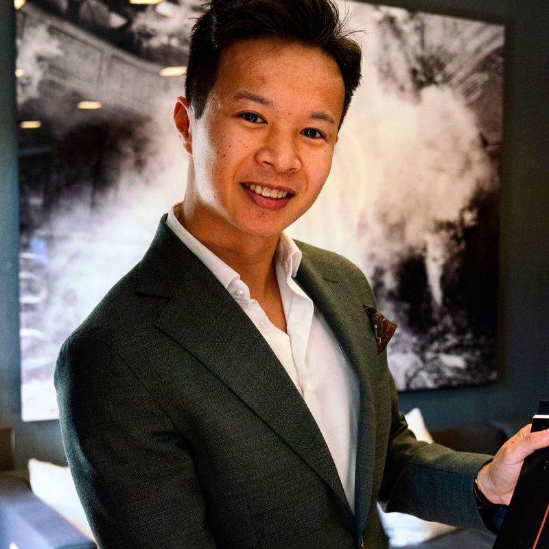Portrett av eiendomsmegler Karl Nguyen