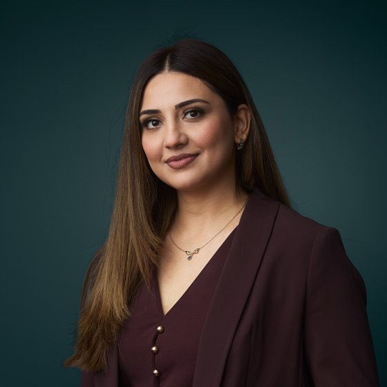 Portrett av eiendomsmegler Iqra Iqbal