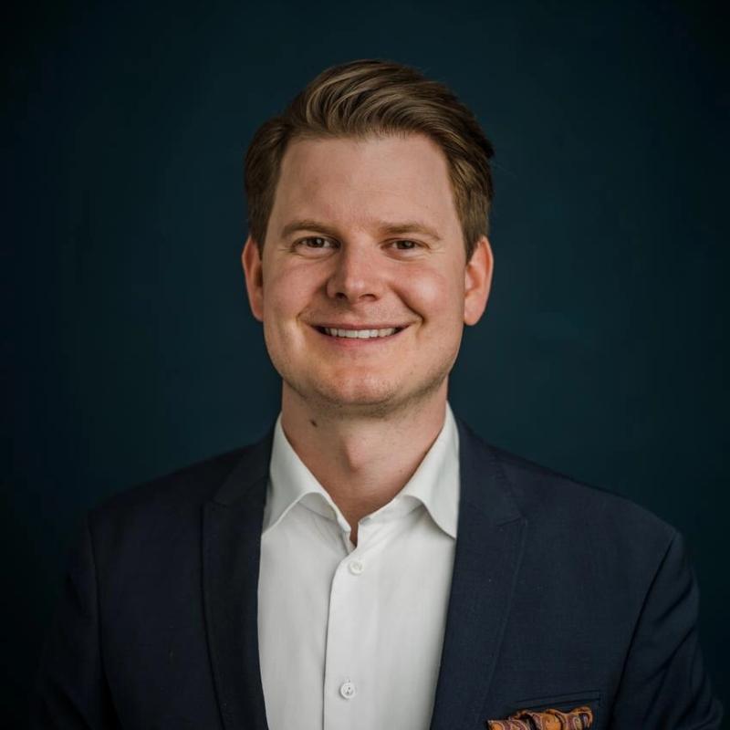 Portrett av eiendomsmegler Fredrik Fonneland Lund