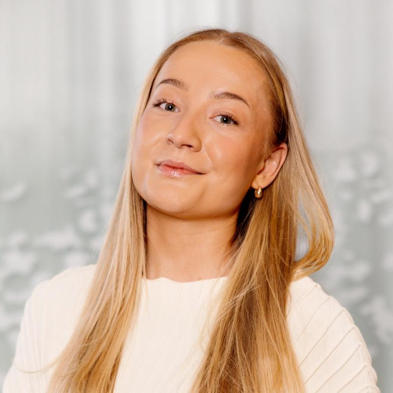 Portrett av eiendomsmeglerfullmektig Anja Karoline Bratland