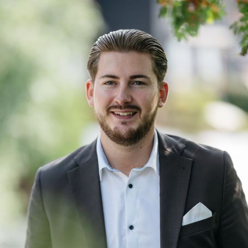 Portrett av eiendomsmegler Markus Nyhoff Hagen