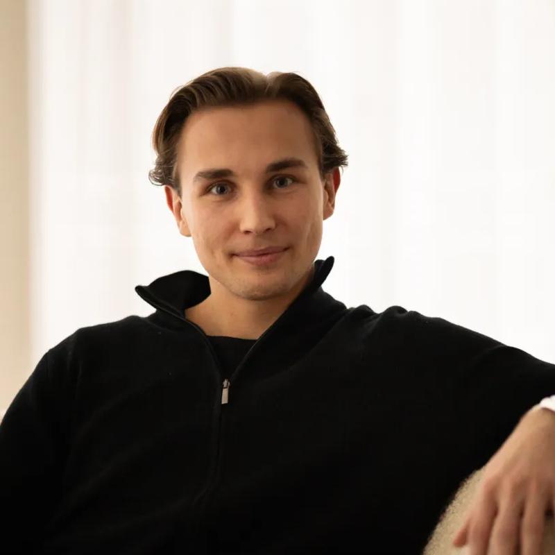 Portrett av eiendomsmeglerfullmektig Tobias Repseth Skøien