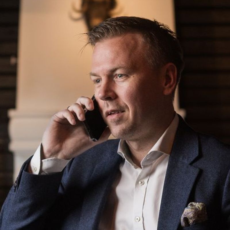 Portrett av eiendomsmegler Kristoffer Sætrum
