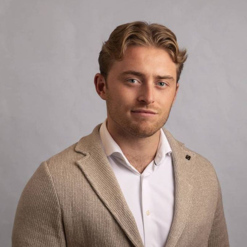 Portrett av eiendomsmeglerfullmektig Bastian Berge