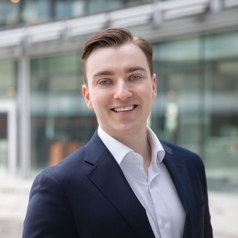 Portrett av eiendomsmeglerfullmektig Stian Arnø Bartok