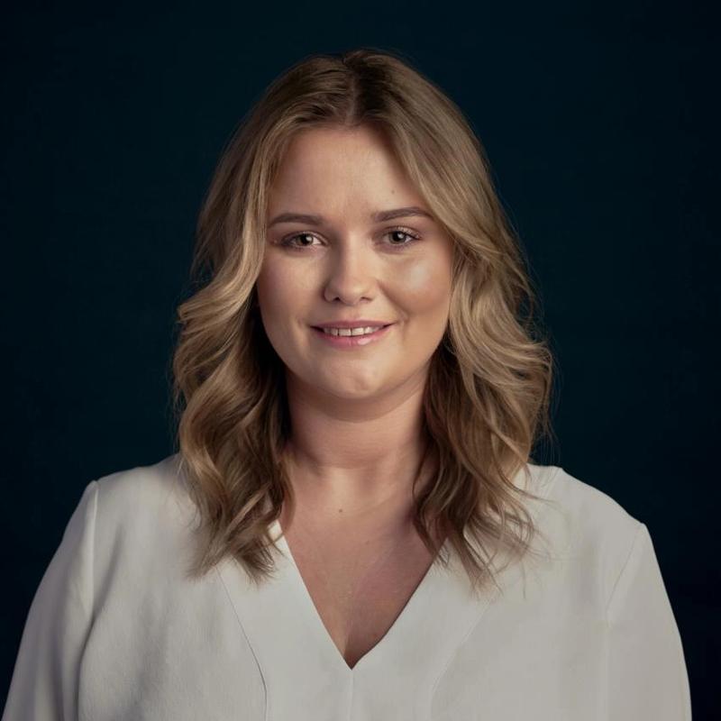 Portrett av eiendomsmegler Rebekka Rønning
