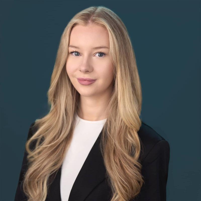 Portrett av eiendomsmeglerfullmektig Amanda Smaadal