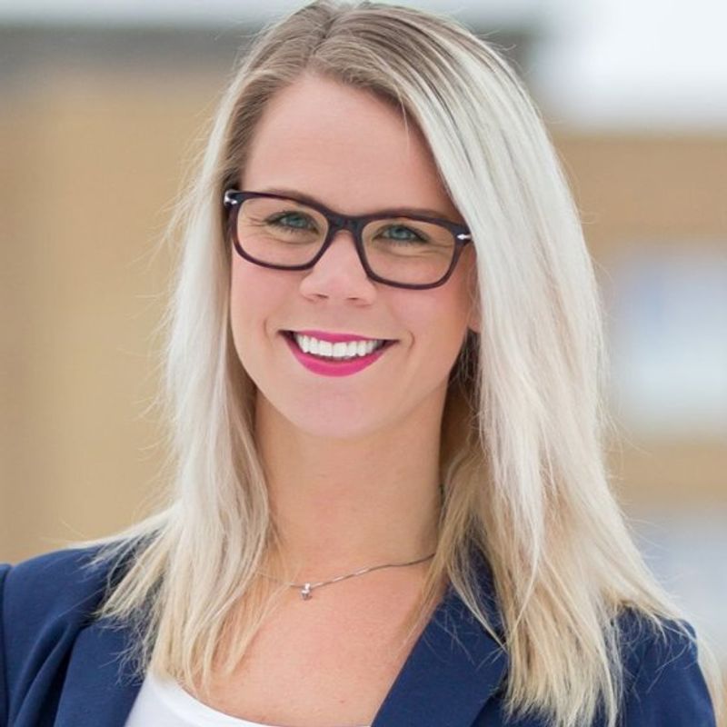 Portrett av eiendomsmegler Stine Louise Opstadmo