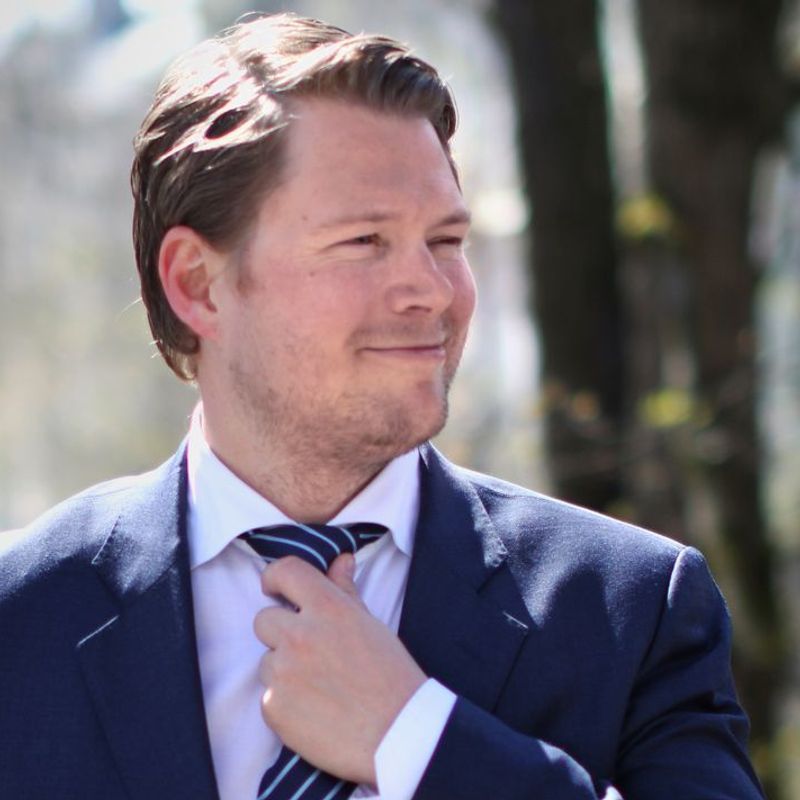 Portrett av eiendomsmegler Joakim Bjøntegård