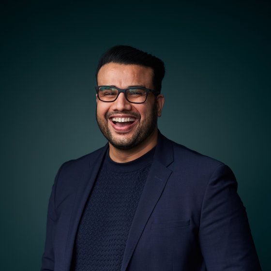 Portrett av eiendomsmegler Farzan Hamid Khan