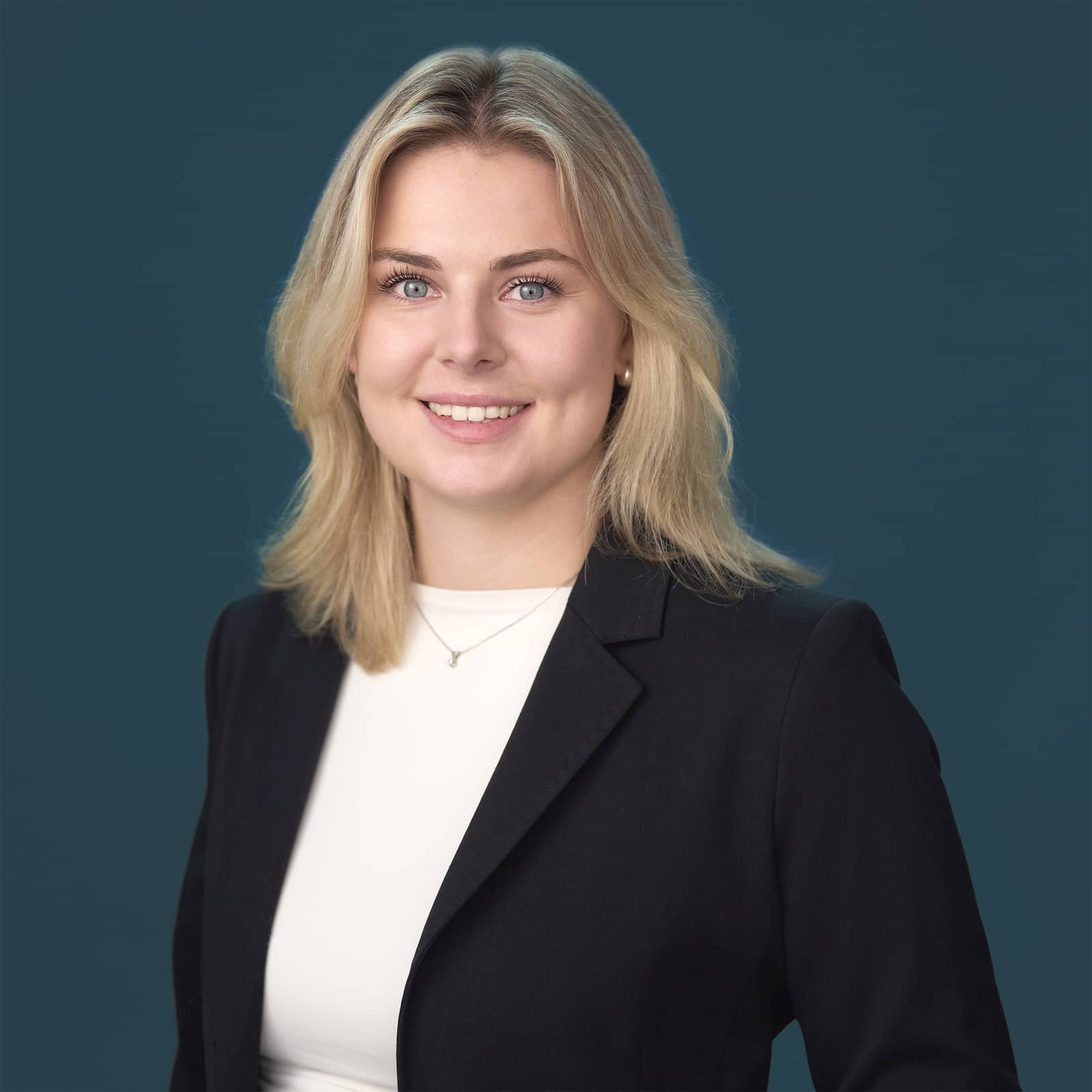 Portrett av eiendomsmegler Elise Alette Hansen