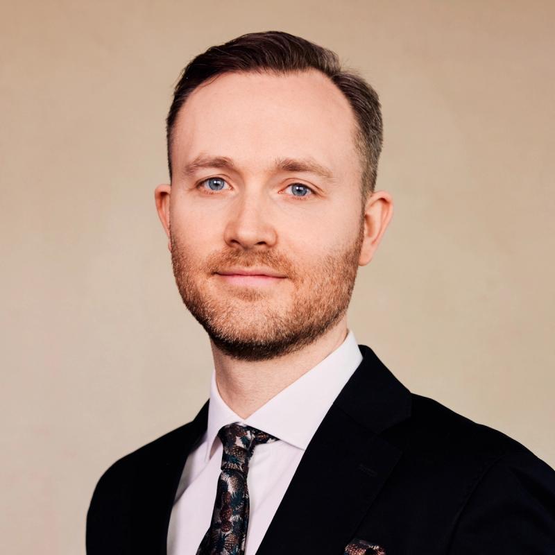 Portrett av eiendomsmegler Alexander Moltubak Løken
