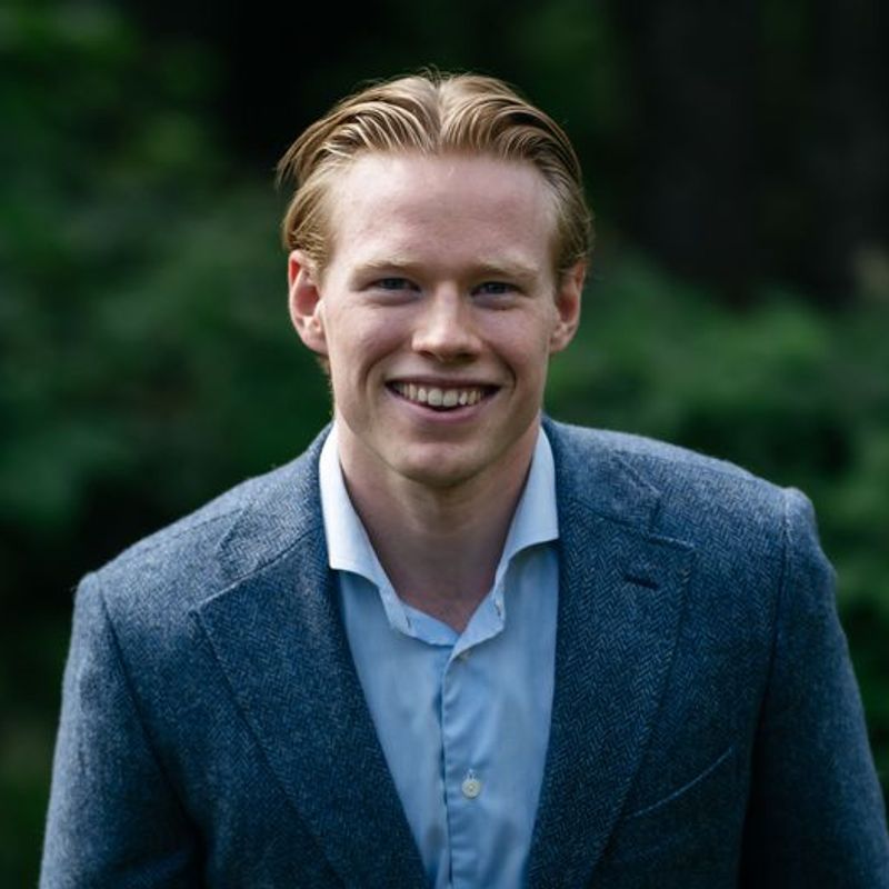 Portrett av eiendomsmeglerfullmektig Martin Gude