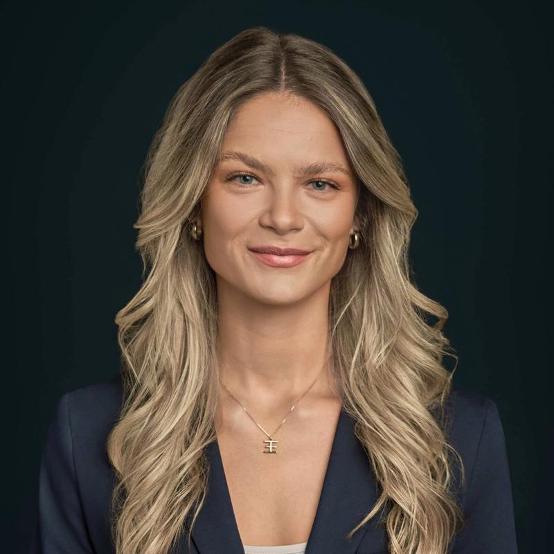 Portrett av eiendomsmeglerfullmektig Emilie Rønvik