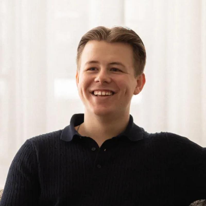 Portrett av eiendomsmeglerfullmektig Martin Stokke Heiestad