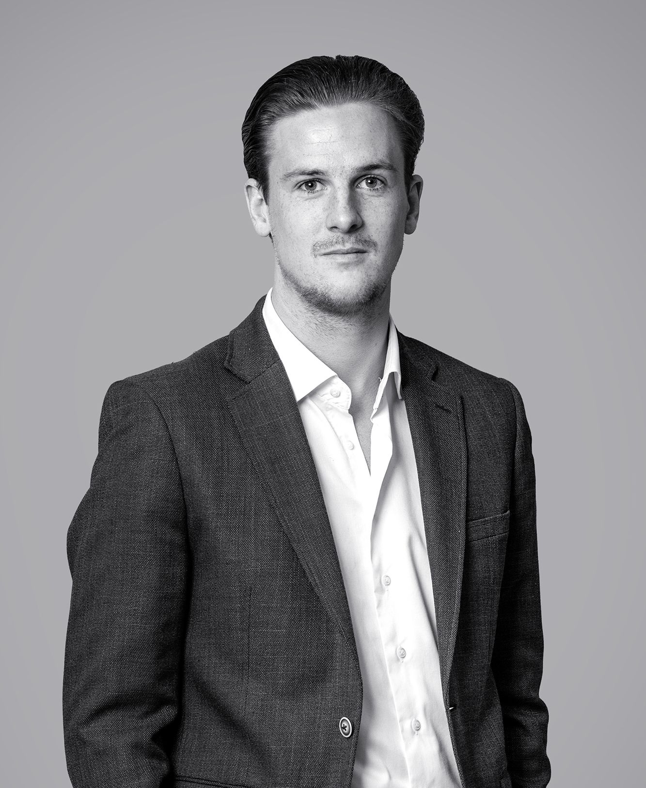 Portrett av eiendomsmeglerfullmektig Filip F. Larsen