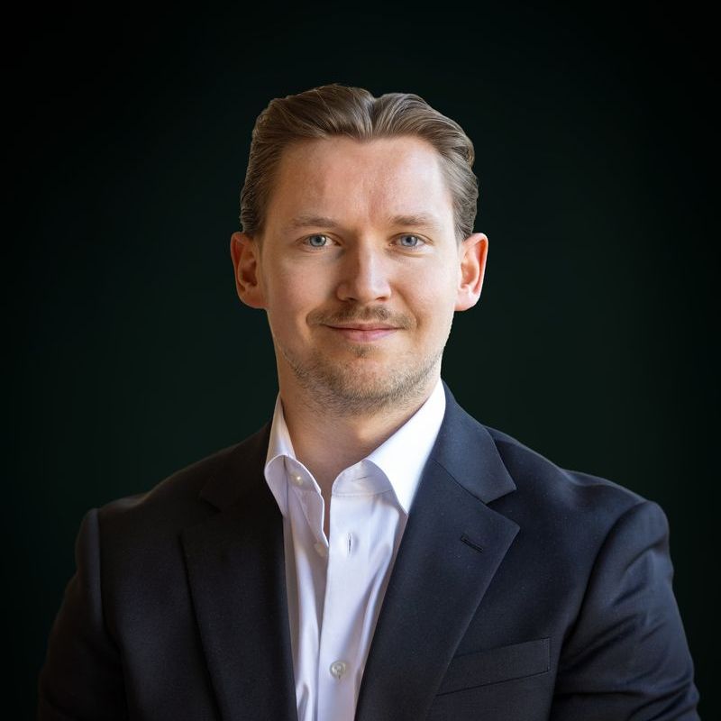 Portrett av eiendomsmegler Joakim Karlsen