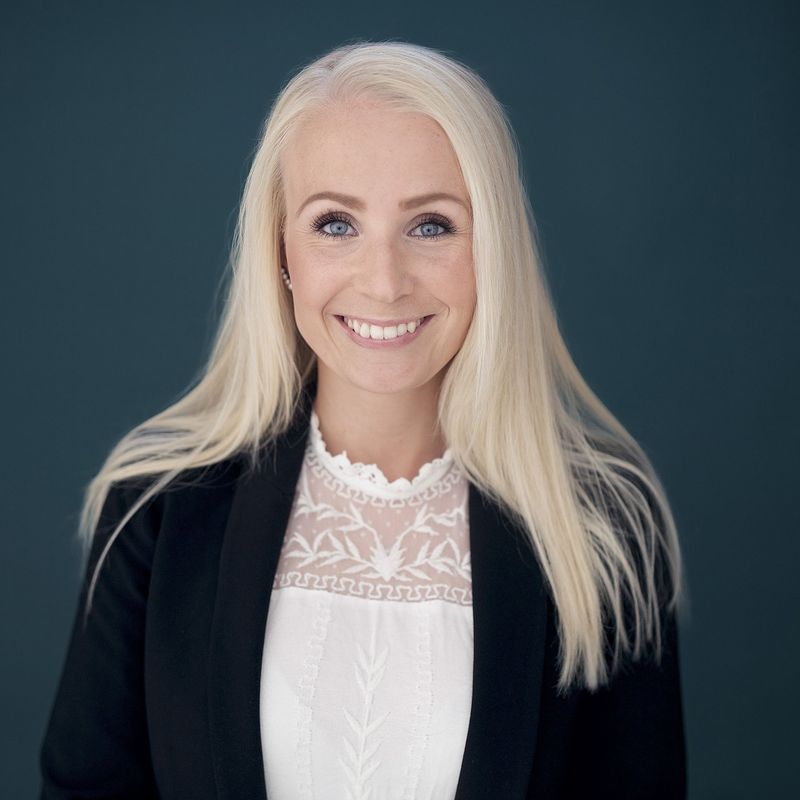 Portrett av eiendomsmegler Caroline Leirflaten